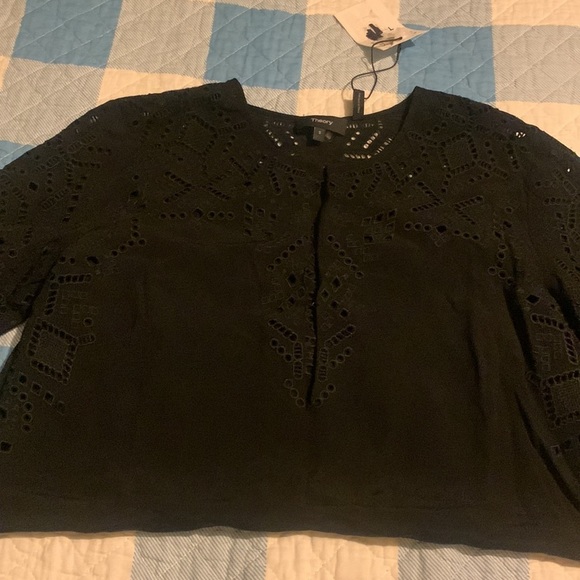 Theory Antazie E2 Ghost Crepe Eyelet Top, Black dise small - Picture 4 of 12